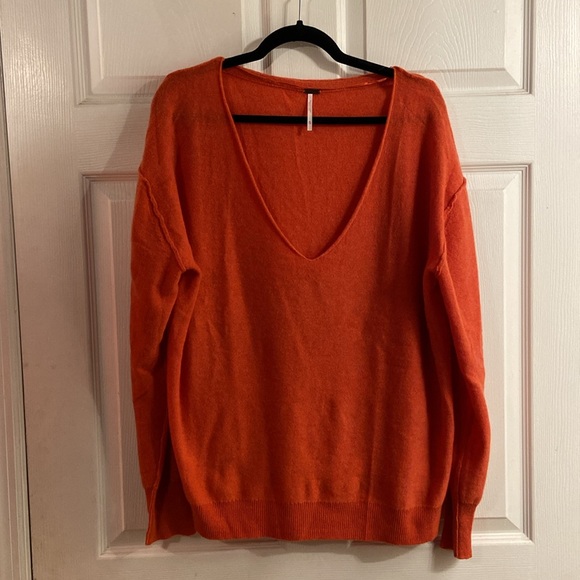 Free People Harmony Cashmere V-Neck Coral Sweater - Picture 3 of 5